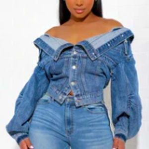 SOLD - Fingers Crossed Denim Jacket - Medium Wash × 1
L/XL (8-14)